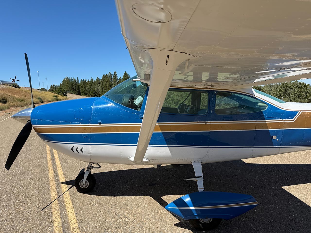 1969 Cessna 182M — photo 2