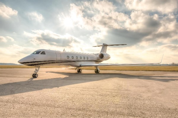 1999 Gulfstream G-V — photo 2