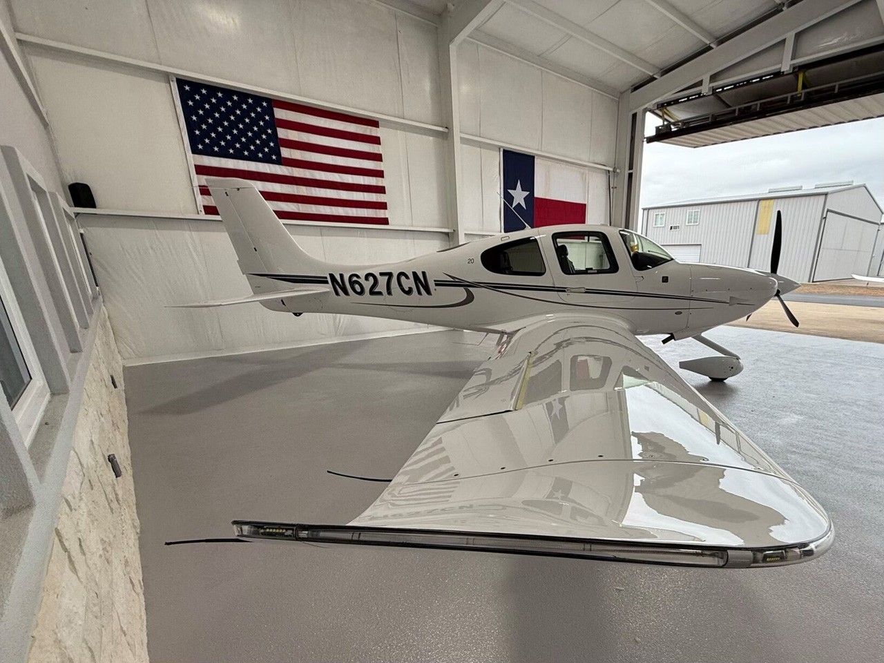 2019 Cirrus SR20 — photo 5