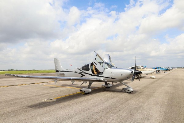 2025 Cirrus SR22T — photo 1