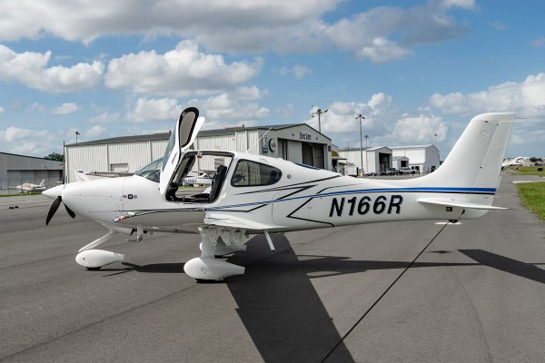 2024 Cirrus SR20 — photo 2