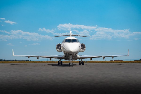 2007 Bombardier Challenger 300 — photo 2