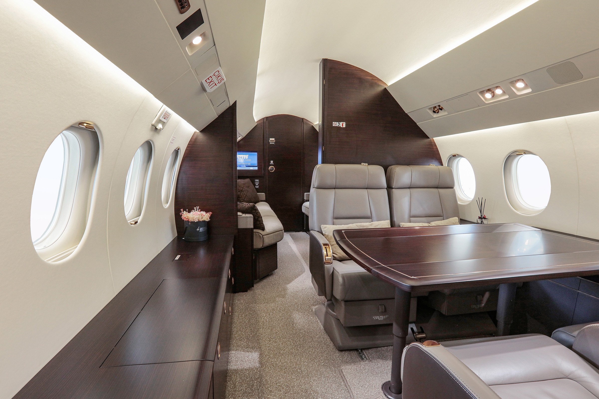 2013 Falcon 900LX — photo 3