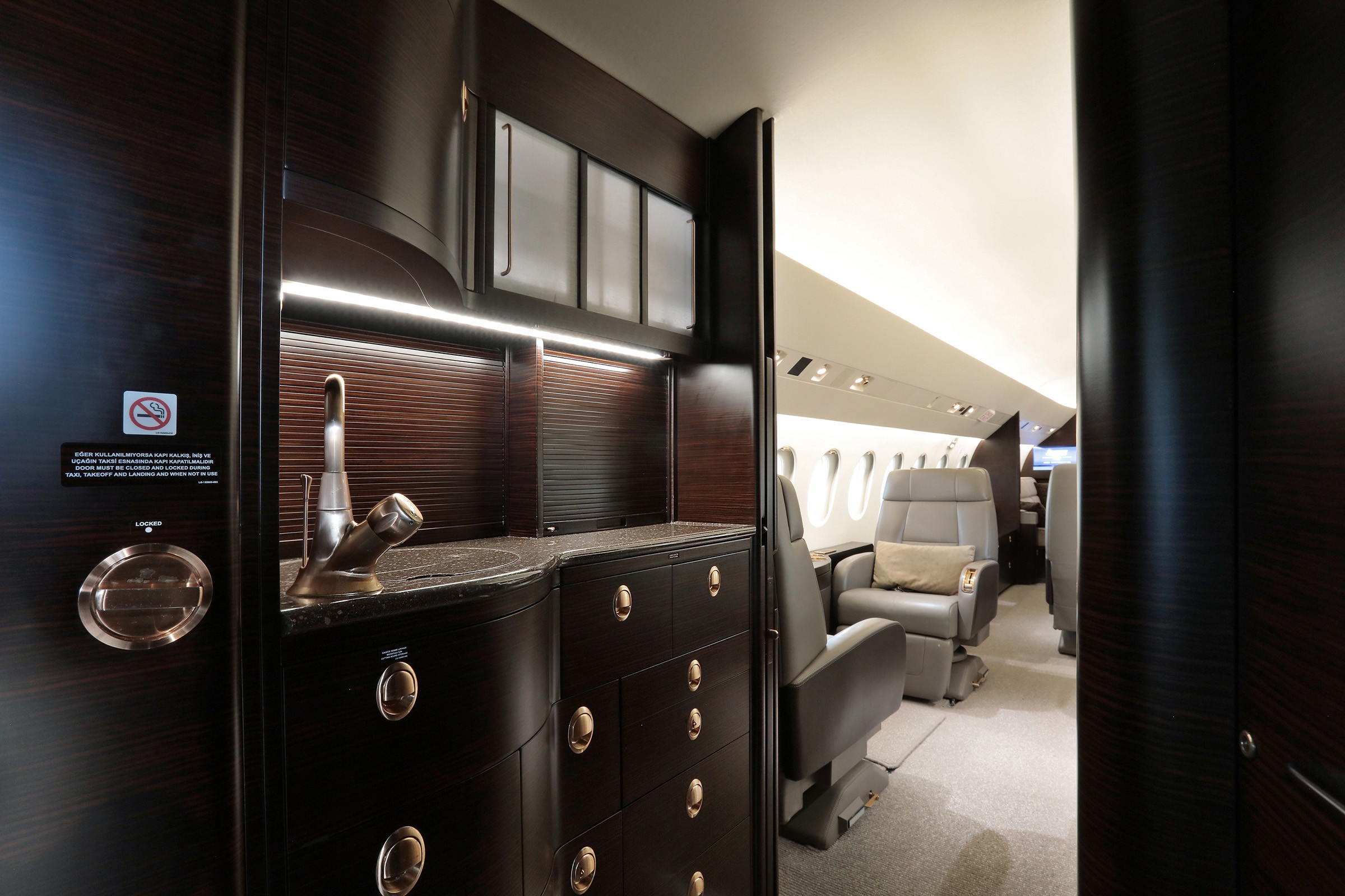 2013 Falcon 900LX — photo 5