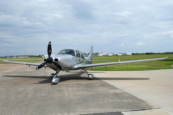 2022 Cirrus SR22-G6 — photo 2