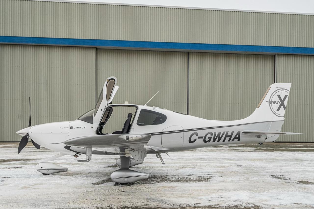 2011 Cirrus SR22-G3 — photo 2