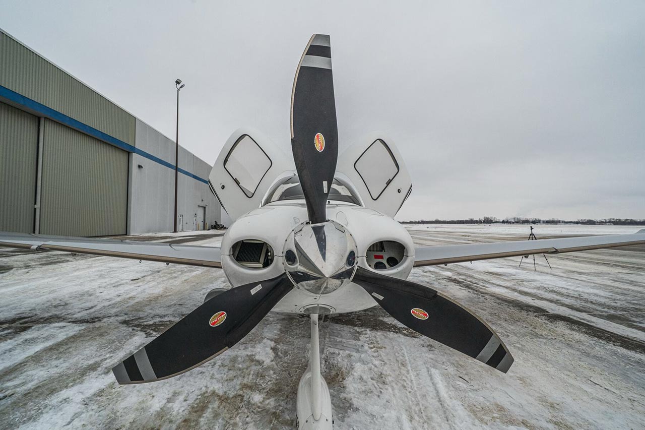 2011 Cirrus SR22-G3 — photo 5