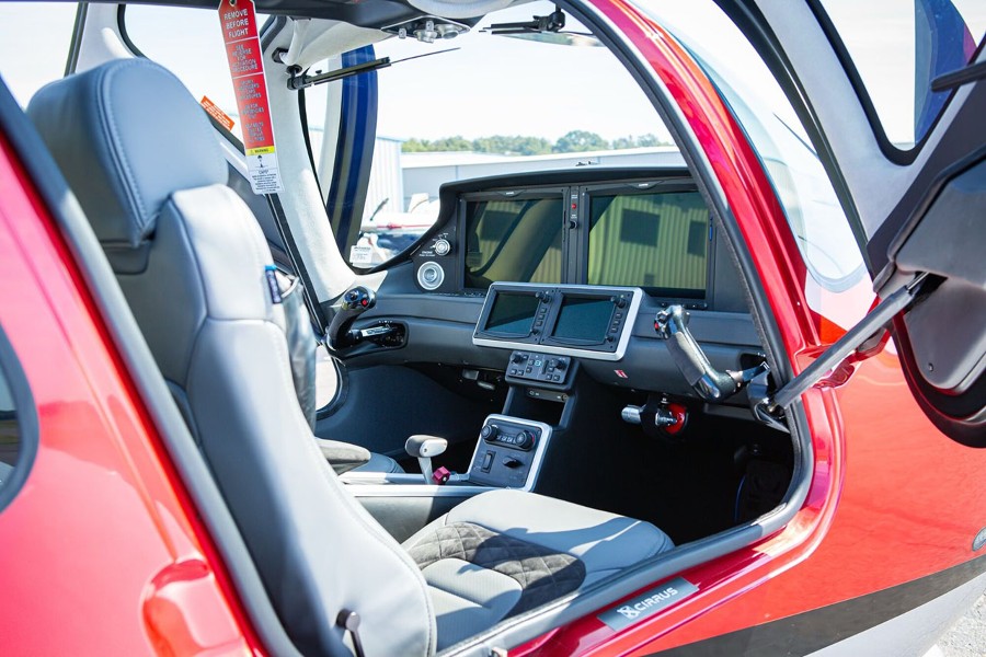 2025 Cirrus SR22-G7 GTS (N564FD), photo 18