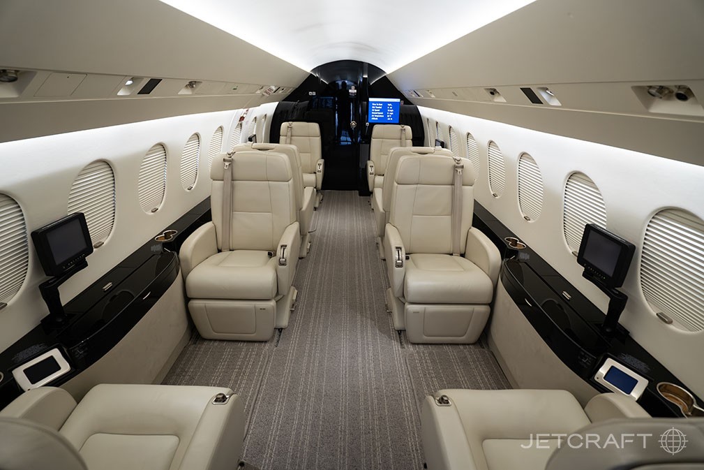 2009 Falcon 2000EX — photo 2