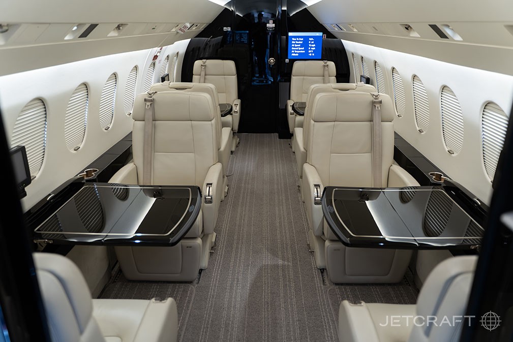 2009 Falcon 2000EX — photo 4