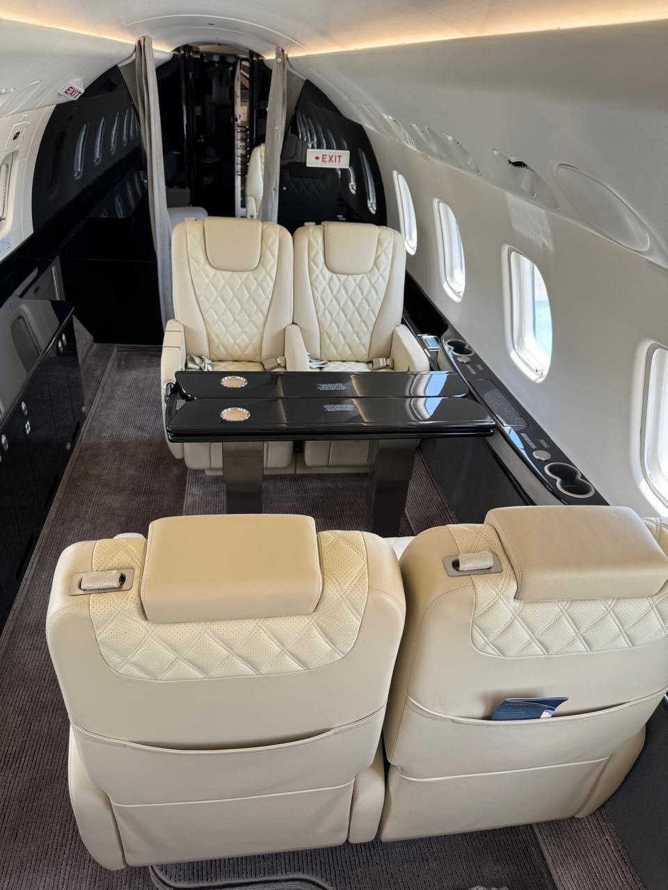 2016 Embraer Legacy 650 — photo 3