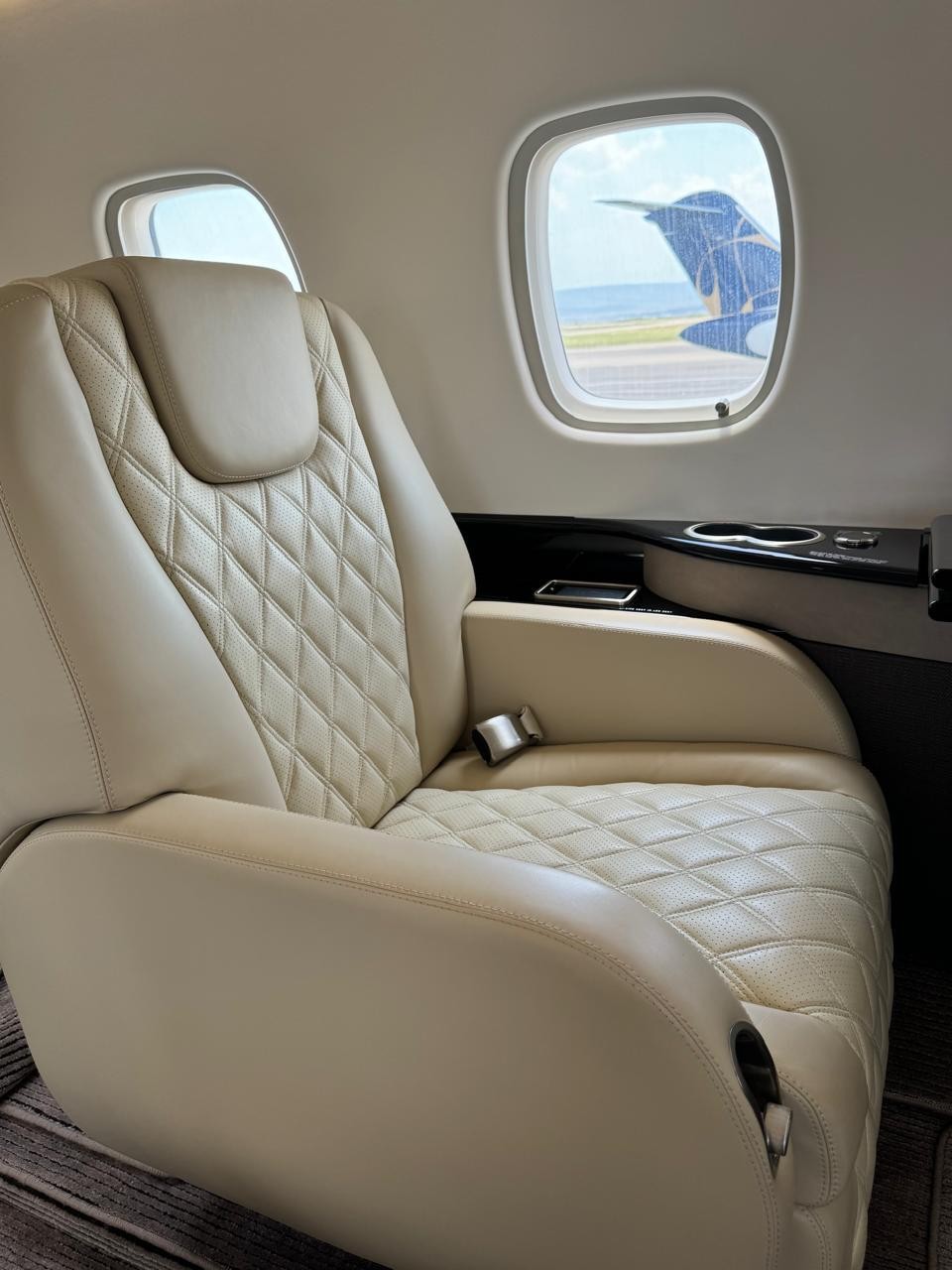 2016 Embraer Legacy 650 — photo 5