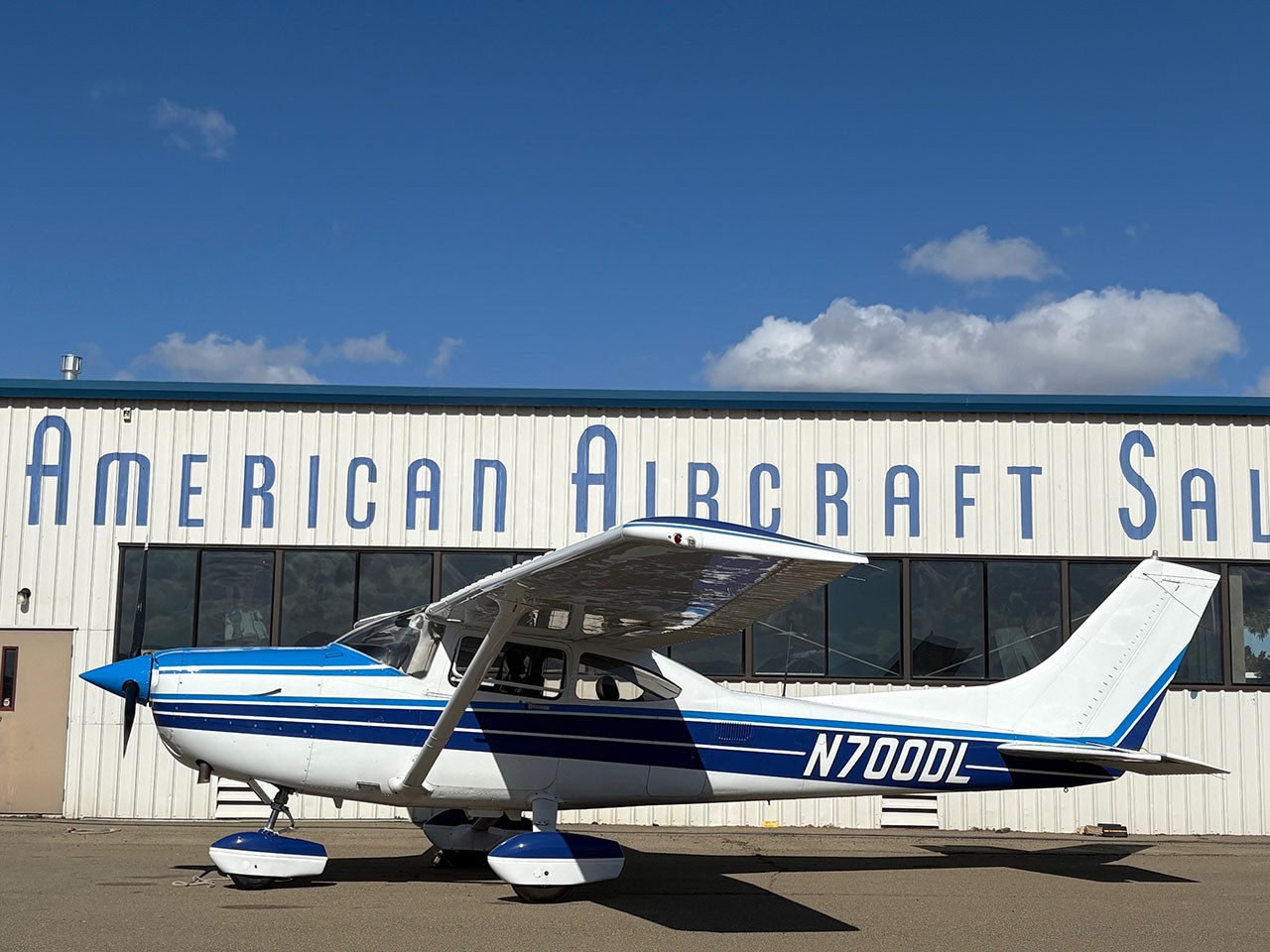1981 Cessna 182T — photo 1