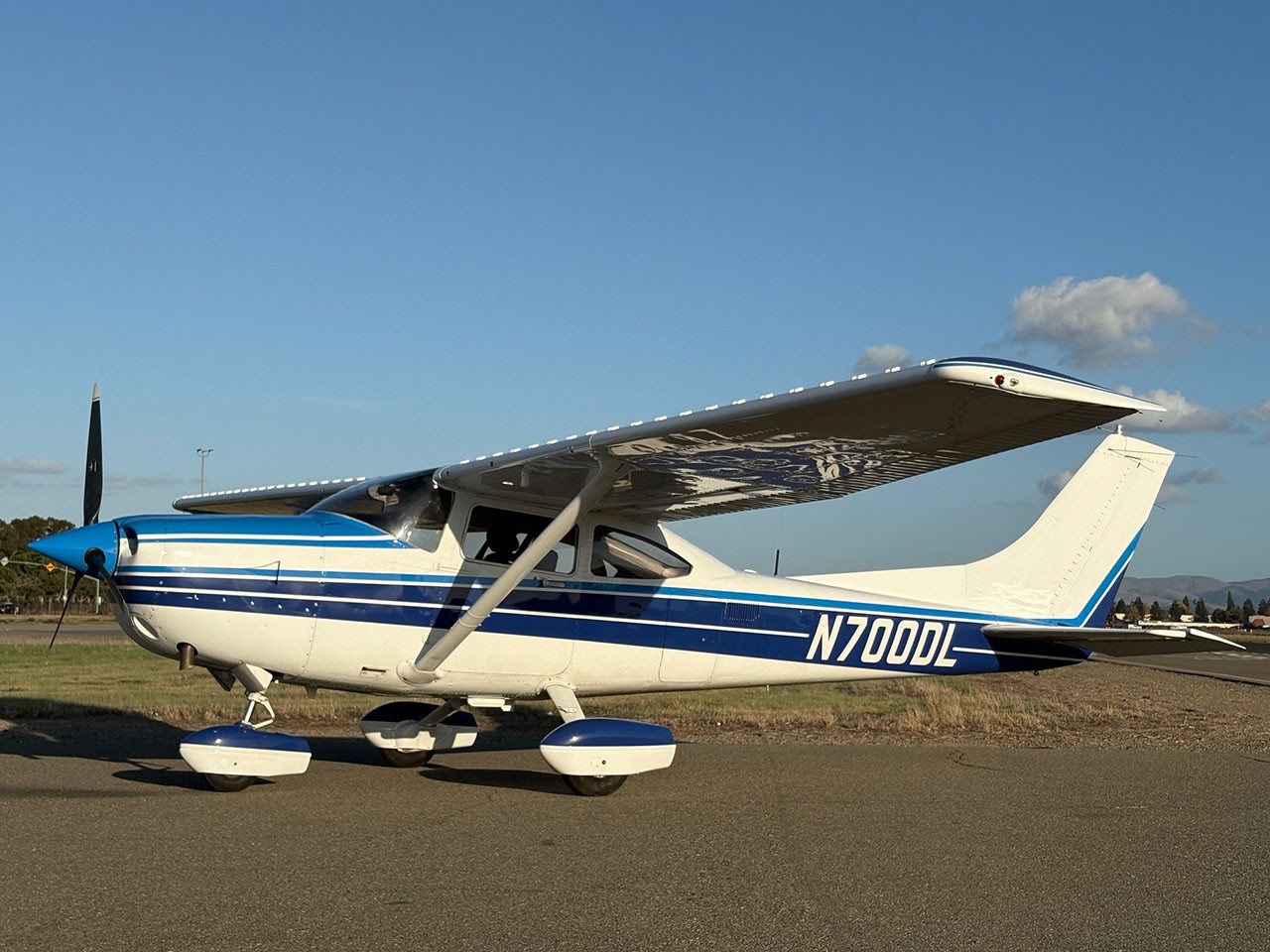 1981 Cessna 182T — photo 2