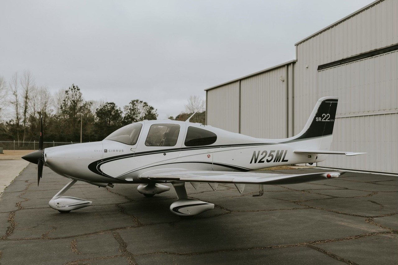 2005 Cirrus SR22-G2 — photo 1
