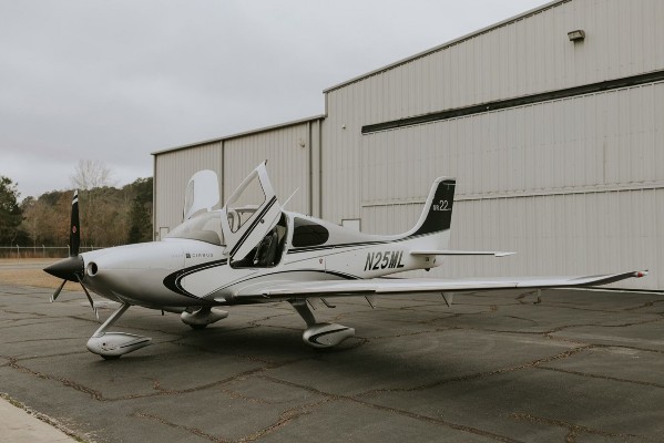 2005 Cirrus SR22-G2 — photo 2