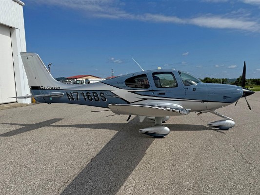 2019 Cirrus SR22-G6 — photo 5