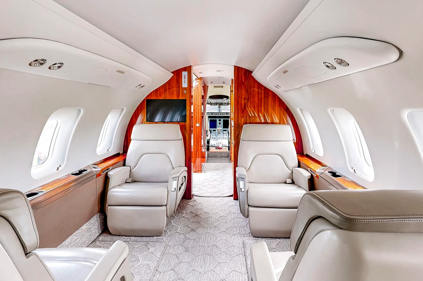 2019 Bombardier Challenger 650 — photo 2