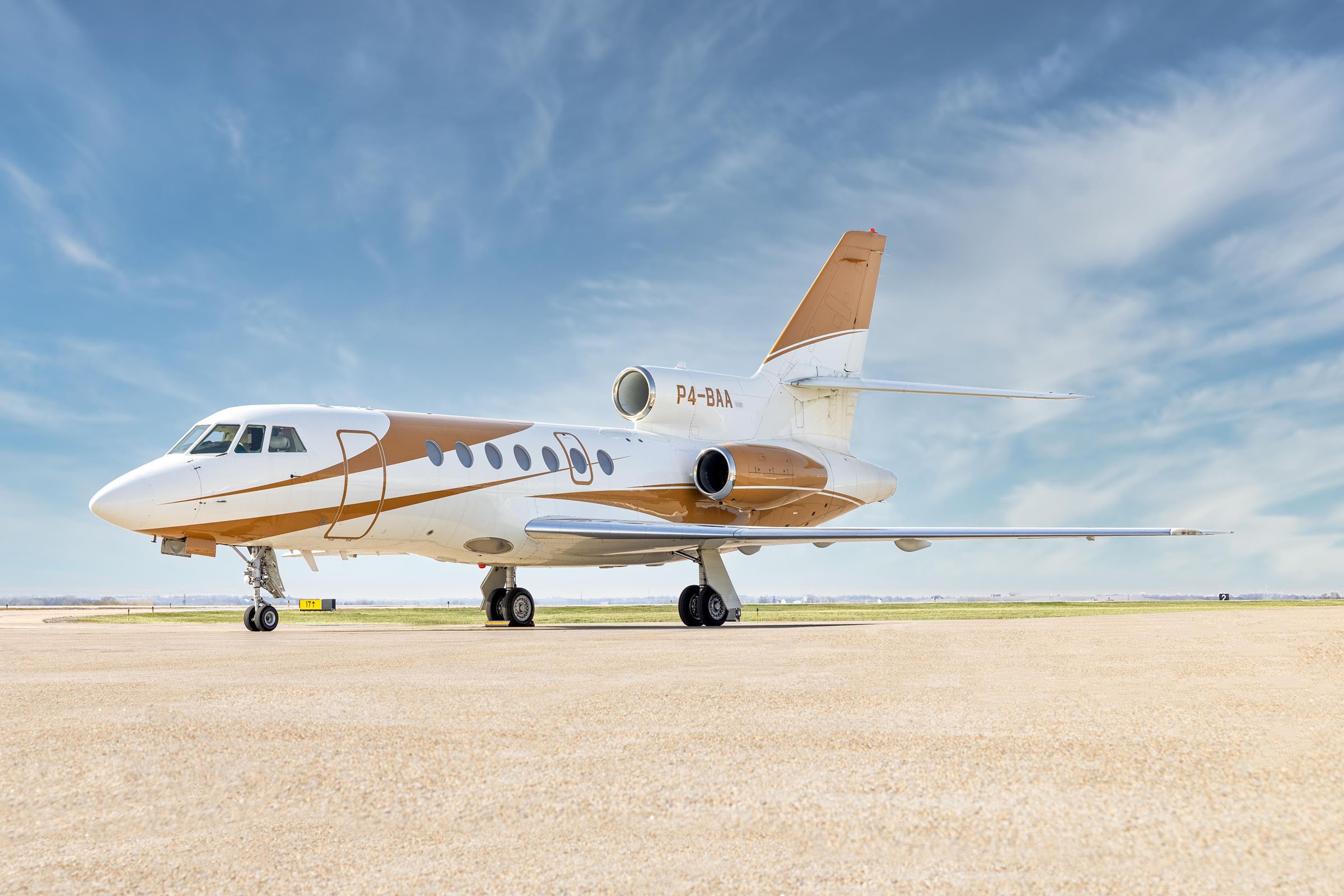 2002 Falcon 50 — photo 2