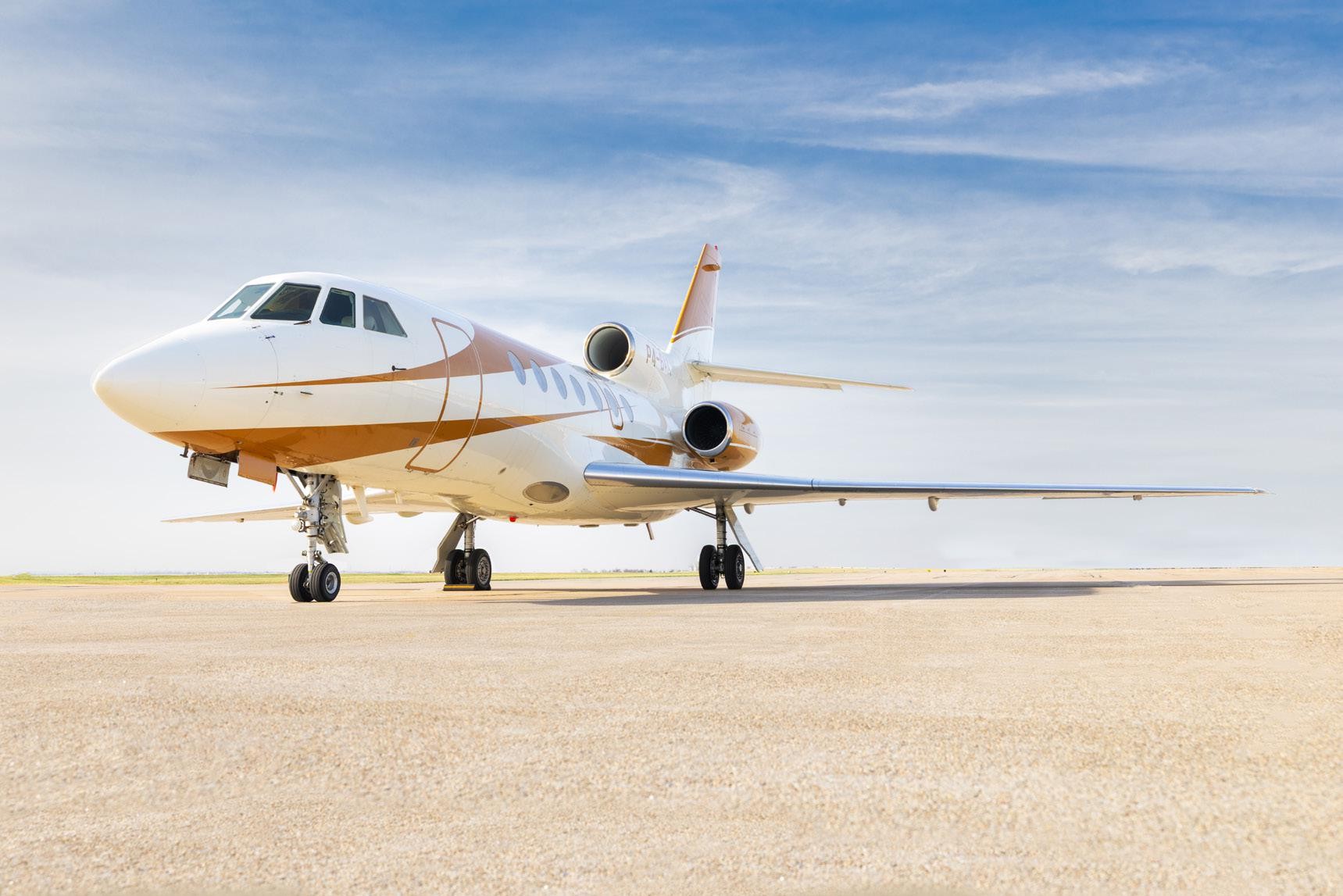 2002 Falcon 50 — photo 3