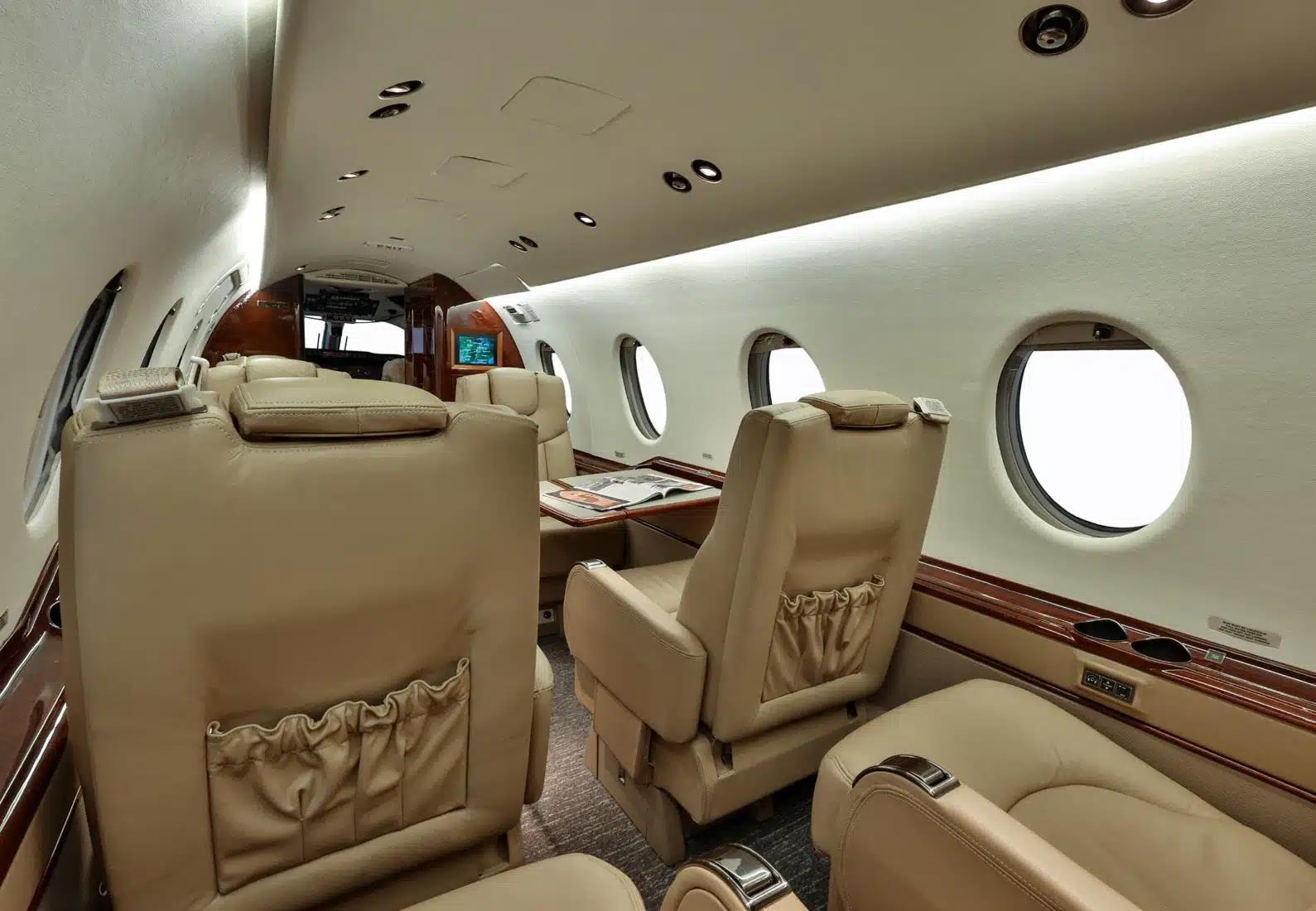 2000 Beech Beechjet 400A — photo 5