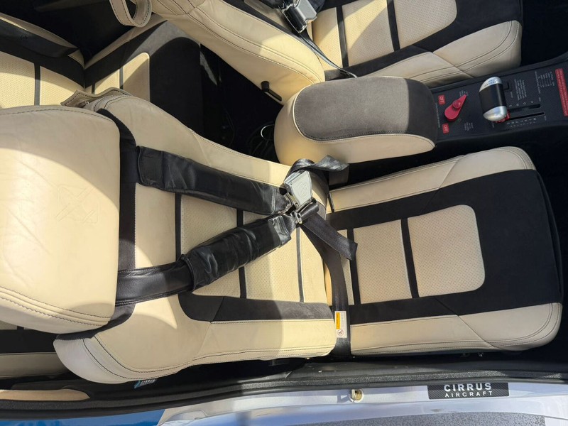 2021 Cirrus SR22-G6 GTS (LV-JVU), photo 14