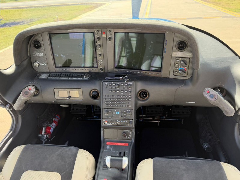 2021 Cirrus SR22-G6 GTS (LV-JVU), photo 16
