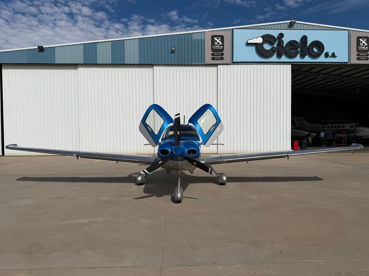 2021 Cirrus SR22-G6 — photo 3
