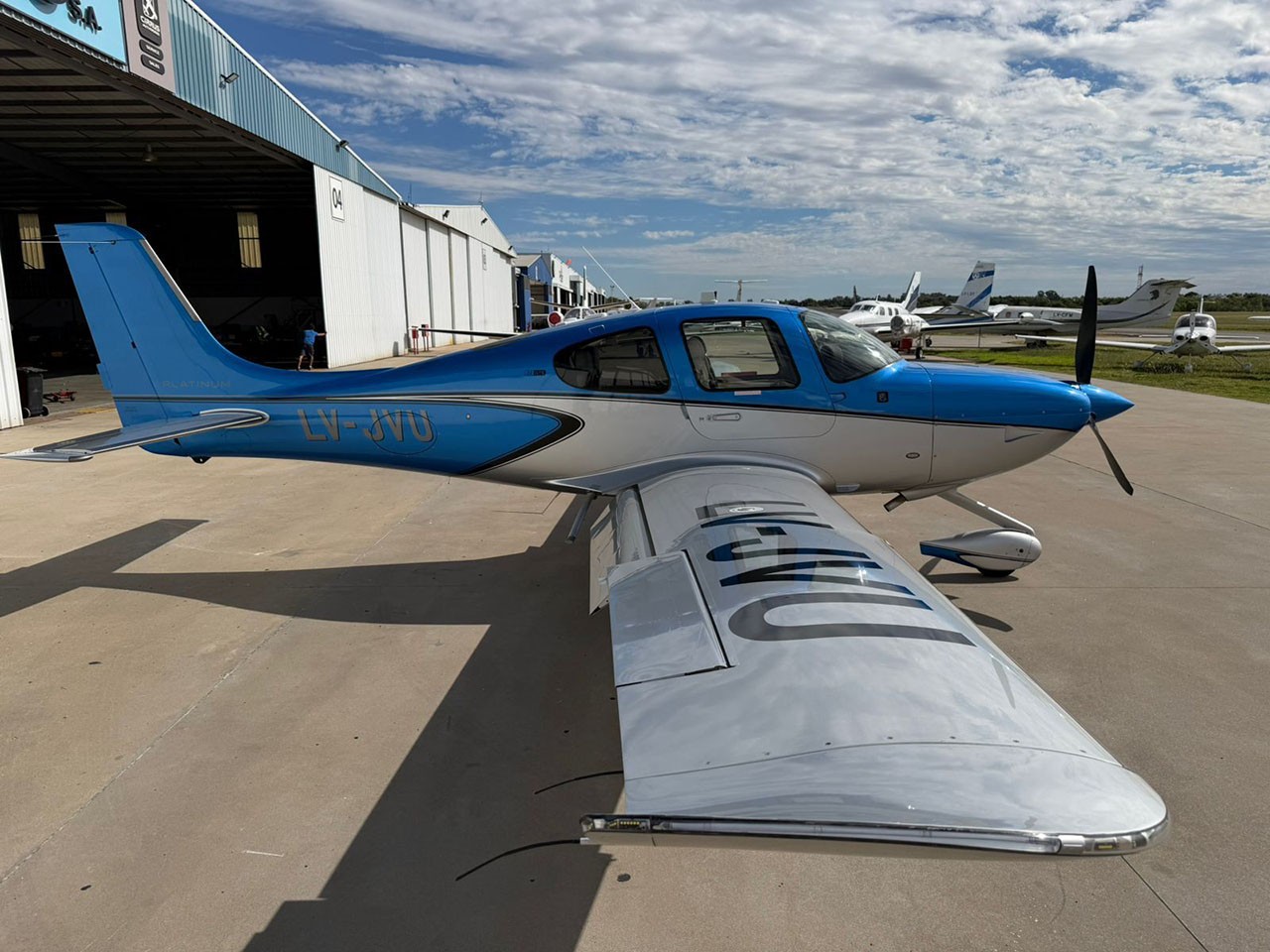 2021 Cirrus SR22-G6 — photo 4
