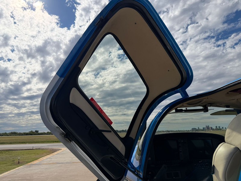 2021 Cirrus SR22-G6 GTS (LV-JVU), photo 6