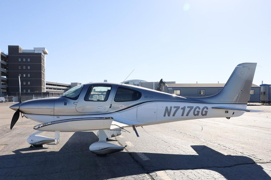2018 Cirrus SR22T-G6 GTS (N717GG), photo 1