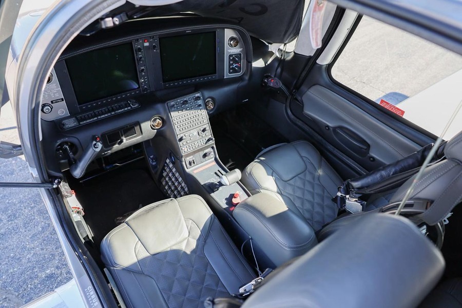 2018 Cirrus SR22T-G6 GTS (N717GG), photo 11
