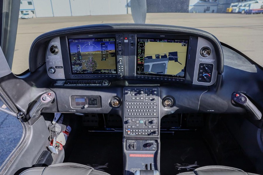 2018 Cirrus SR22T-G6 GTS (N717GG), photo 16