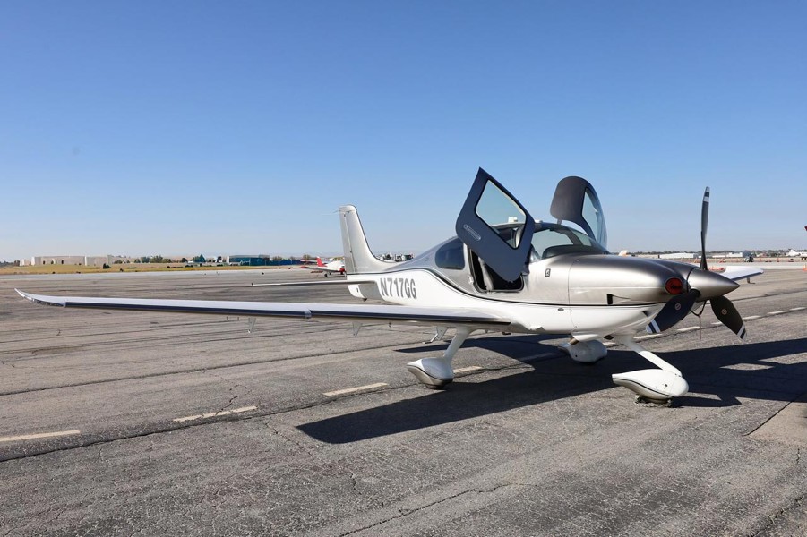 2018 Cirrus SR22T-G6 GTS (N717GG), photo 4