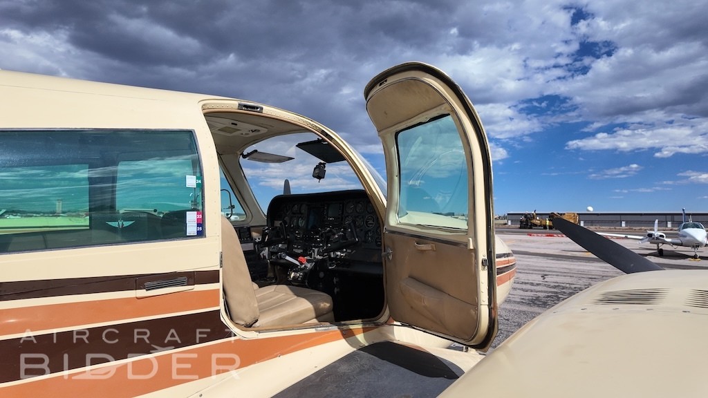 1979 Cessna 310R, photo 15