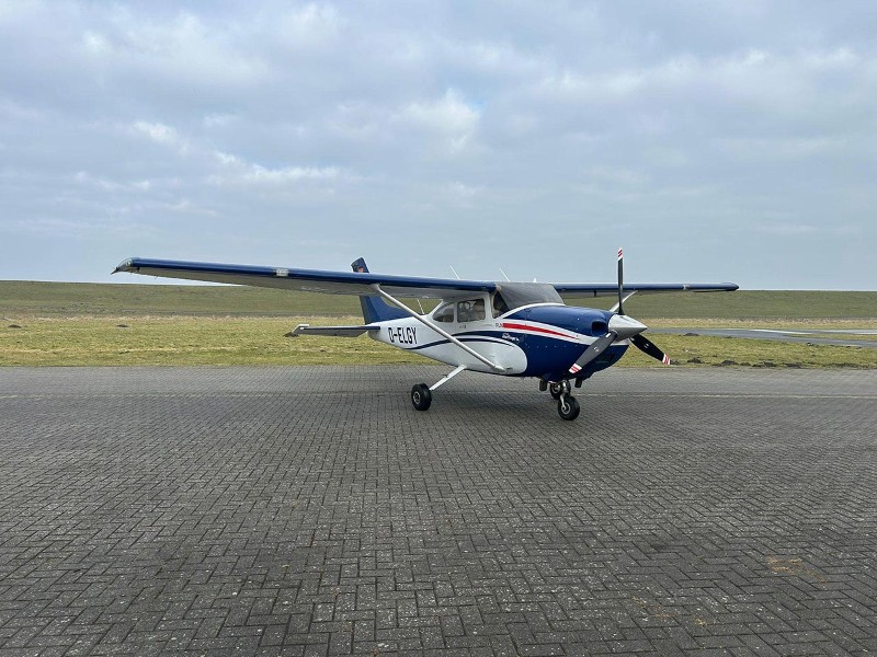 2011 Cessna 182T Skylane, photo 4