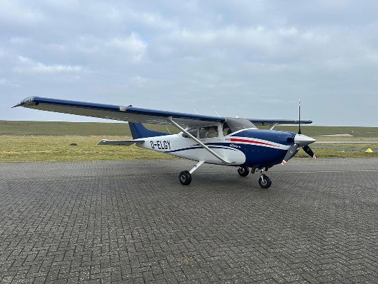 2011 Cessna 182T — photo 5