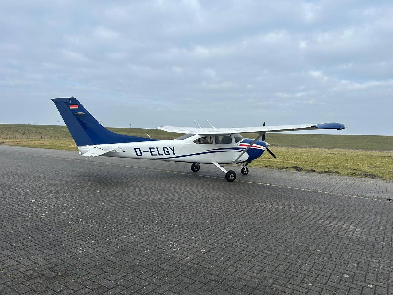 2011 Cessna 182T Skylane 3