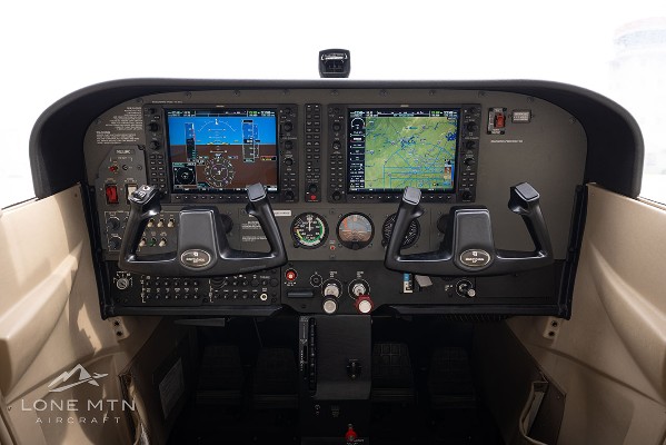 2008 Cessna 172S — photo 3