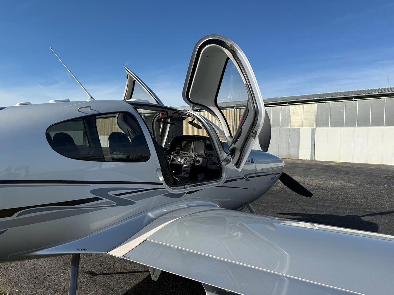 2007 Cirrus SR22-G3 — photo 5