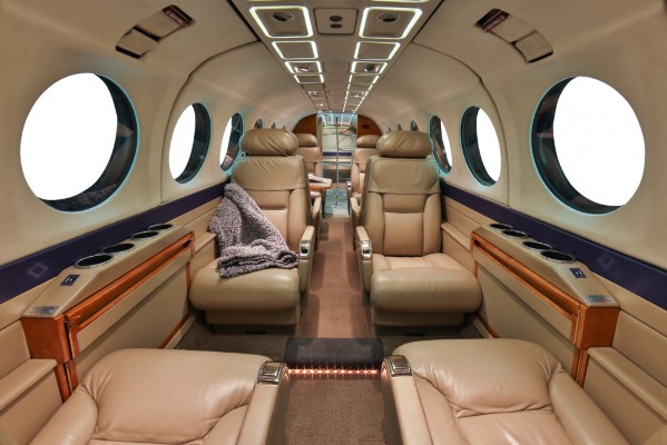 2007 Beech King Air 350 — photo 2