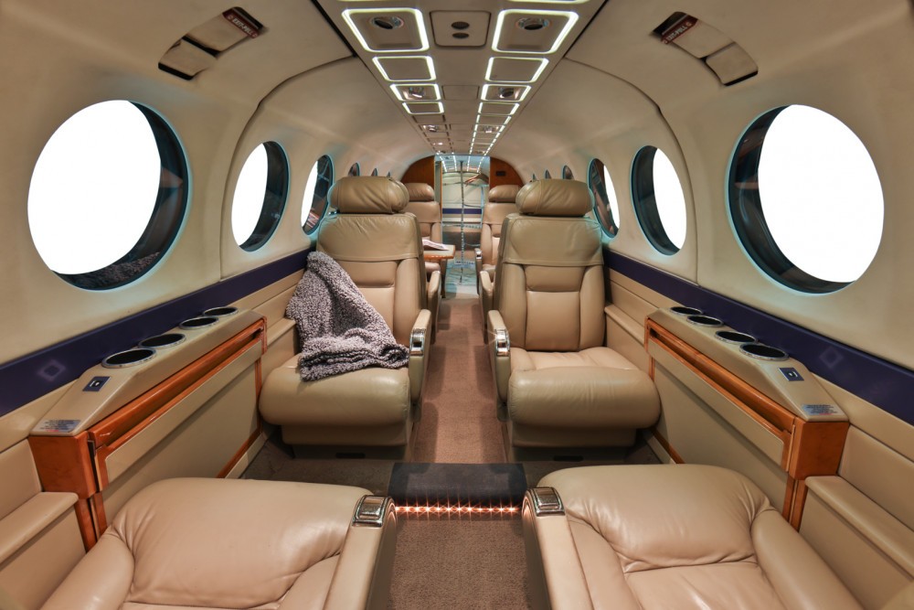 2007 Beech King Air 350 — photo 2