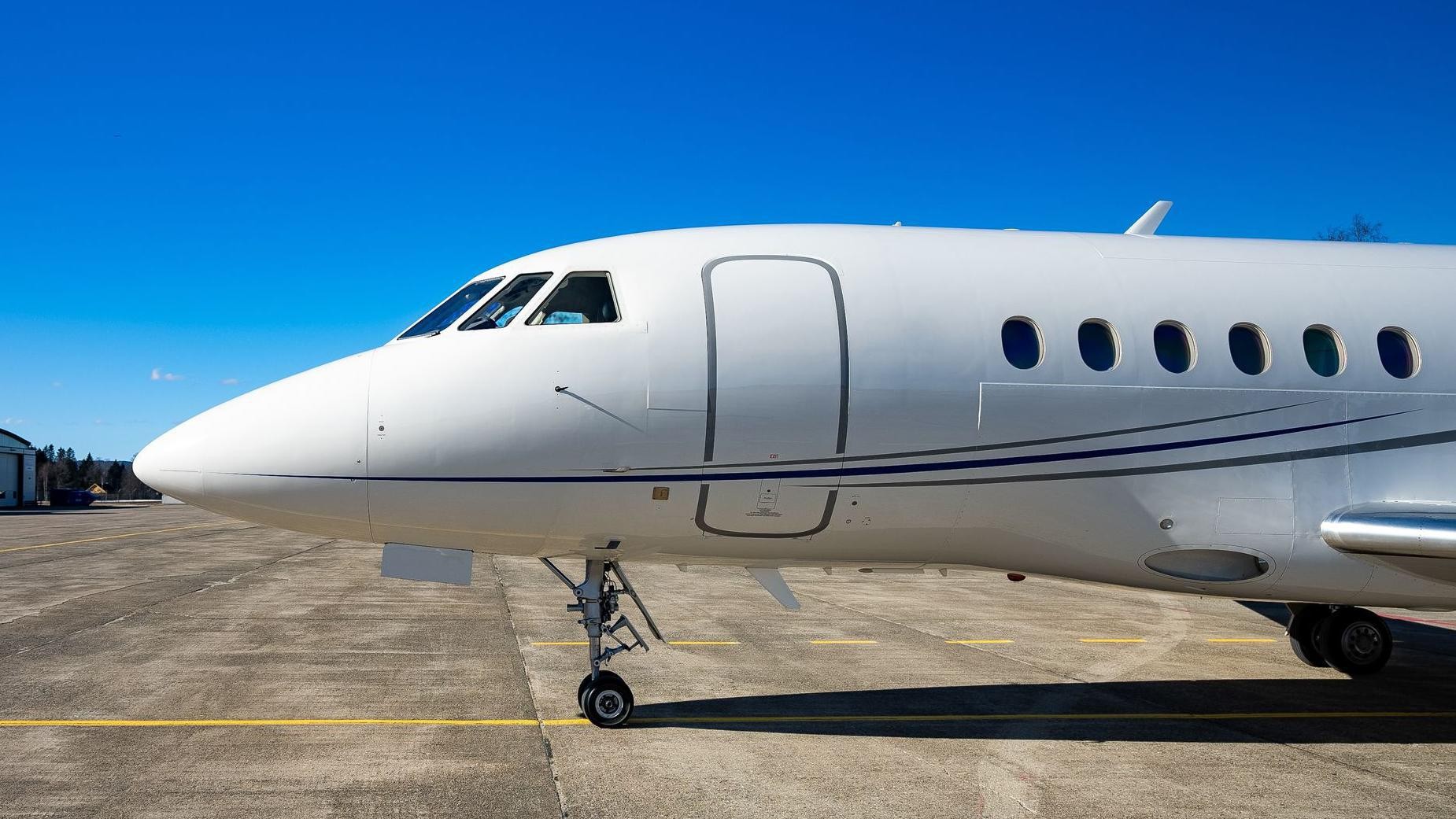 2017 Falcon 2000 — photo 4