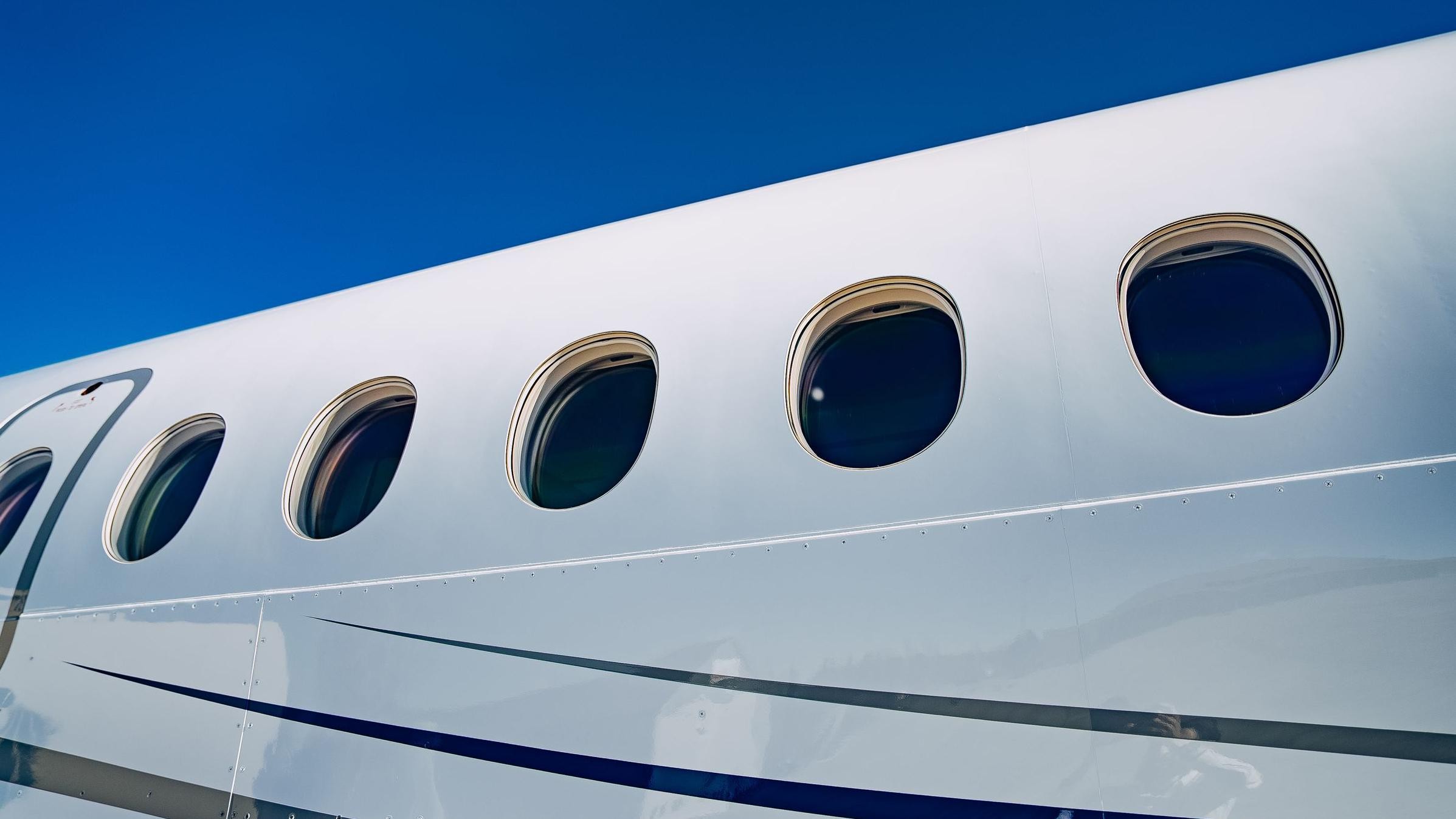 2017 Falcon 2000 — photo 5