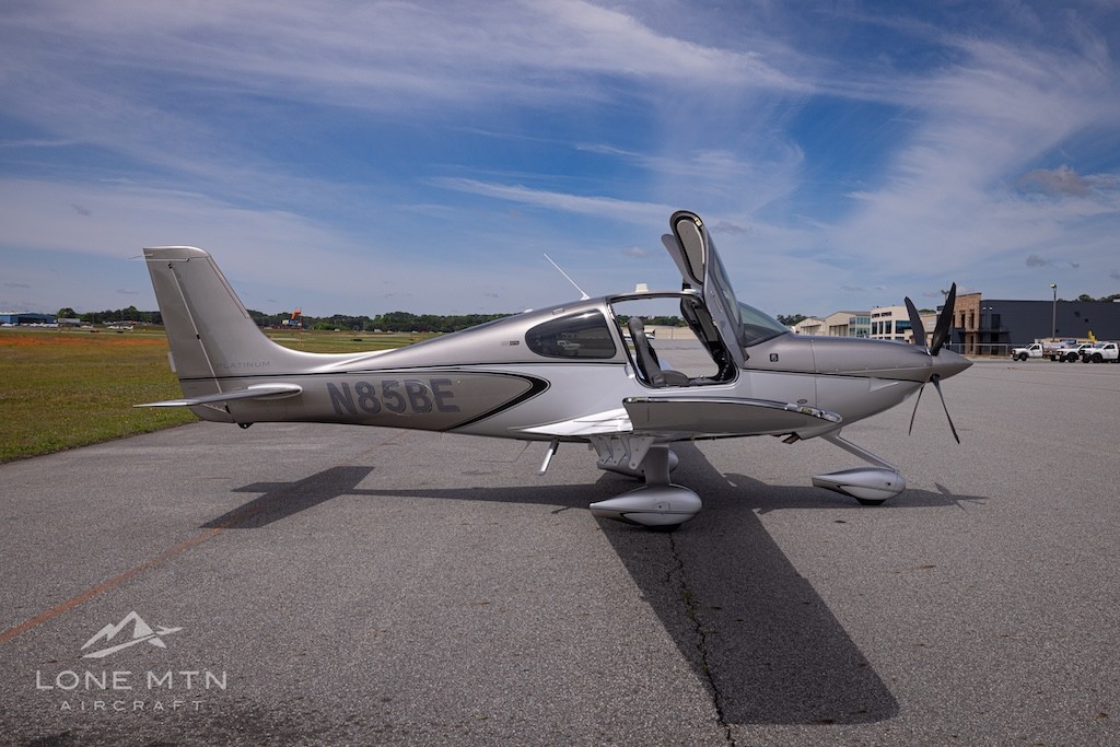 2021 Cirrus SR22T-G6 — photo 2