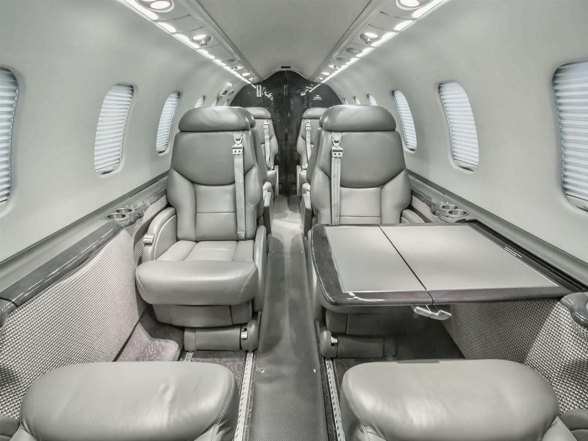 2000 Learjet 45 — photo 2