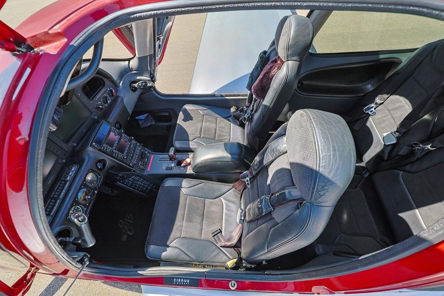 2007 Cirrus SR22-G3 Turbo (N762CR), photo 11