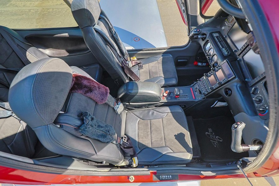 2007 Cirrus SR22-G3 Turbo (N762CR), photo 12