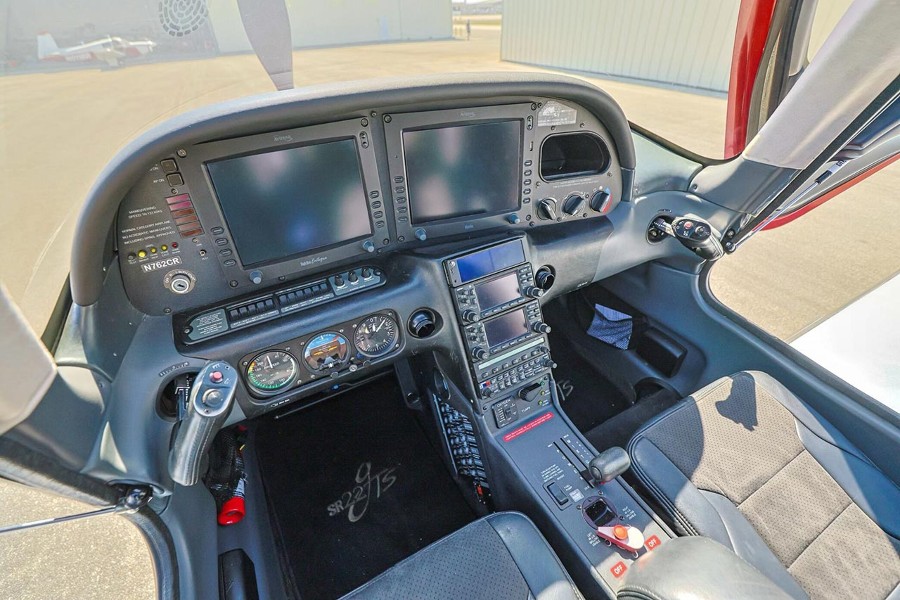 2007 Cirrus SR22-G3 Turbo (N762CR), photo 17