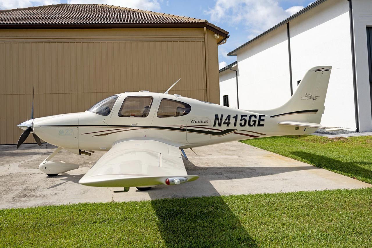 2003 Cirrus SR22 — photo 1